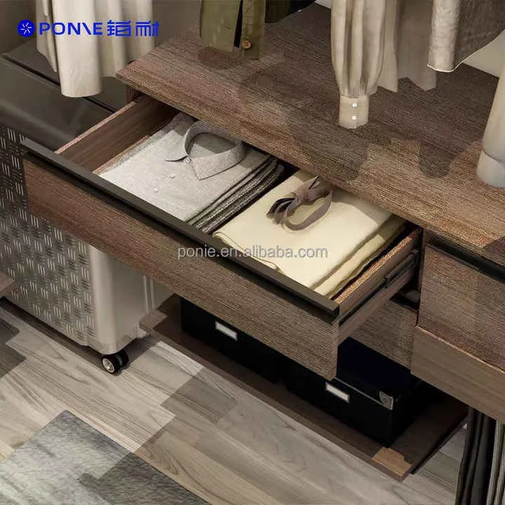 Clothes storage .. تخزين الملابس