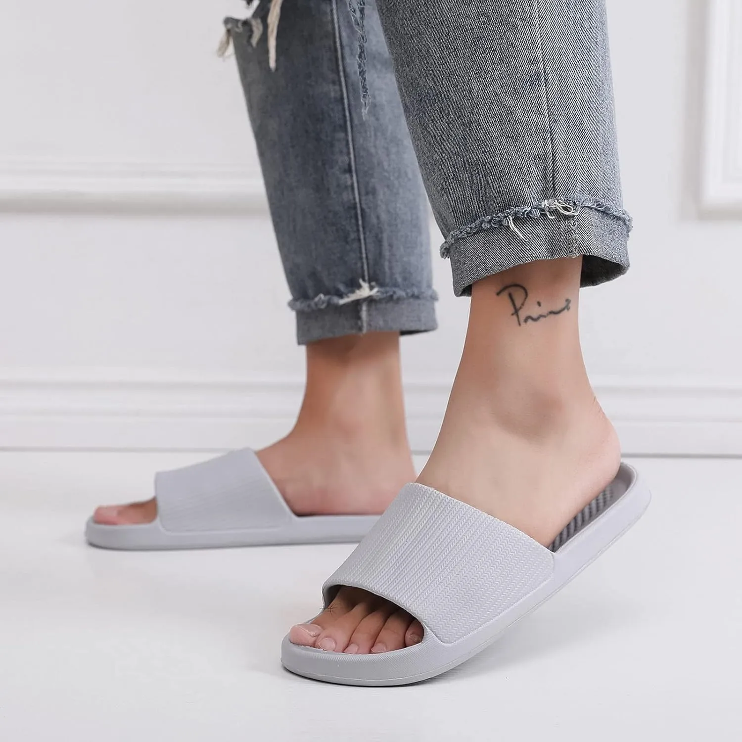 Cloud Slide Sandals for Women and Men Slip Breathable Soft Sole Shoes Slipper House Slippers for Flat Feet Men