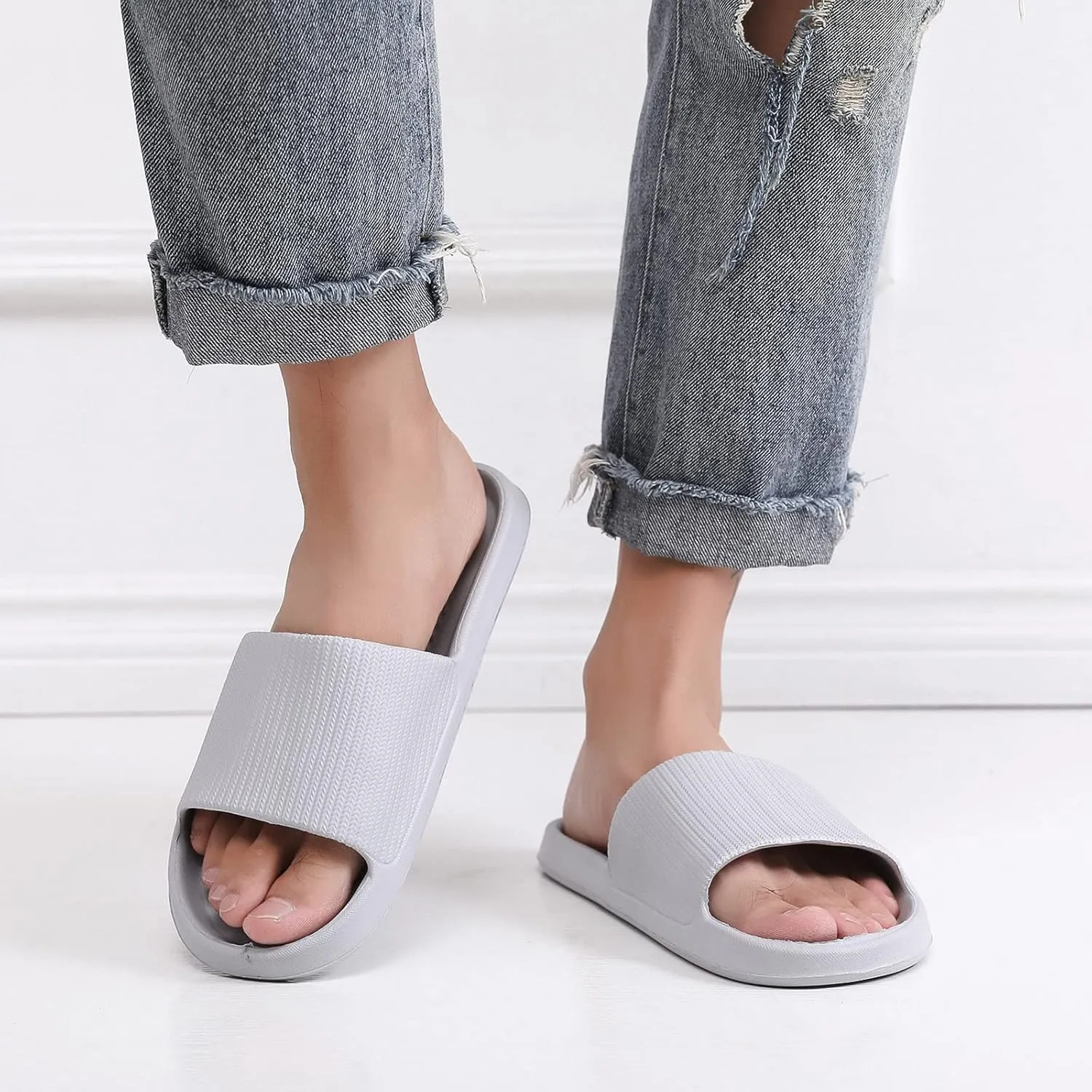Cloud Slide Sandals for Women and Men Slip Breathable Soft Sole Shoes Slipper House Slippers for Flat Feet Men