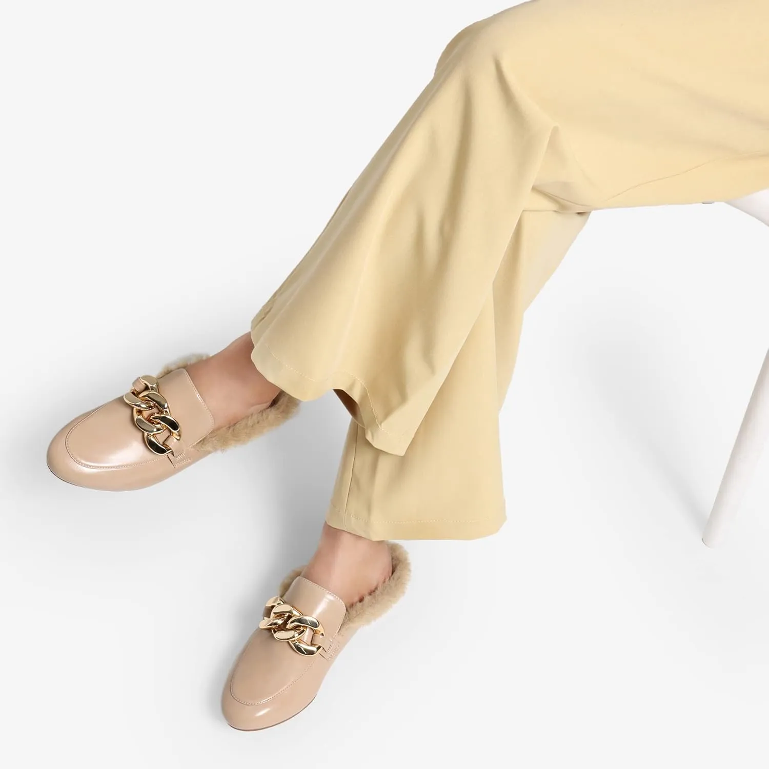 DREAM PAIRS Mules for Women Flats Shoes Comfortable Slip on Closed Toe Slides Loafers with Chain Backless Womens Mules