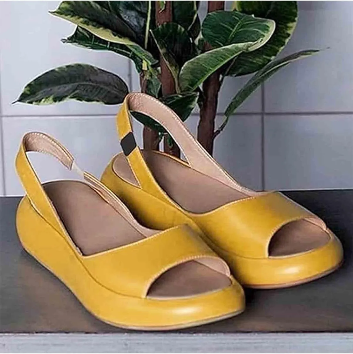 Sherum Womens Flat Spring-Summer Sandals, Dotmalls Slip On Comfy Slippers, Arch Support for Beach, Travel Daily Use
