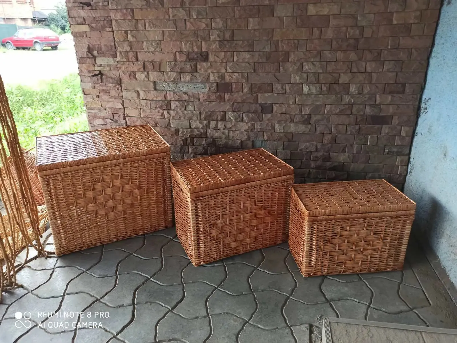 Wicker box with a lid